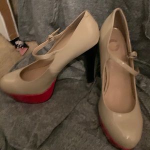 I never worn them hurt my ankle tried on very comfortable